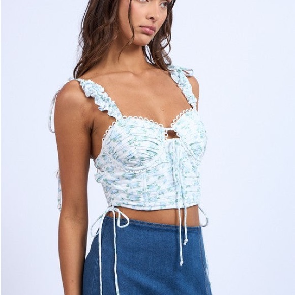 Revolve | LILY FLORAL CROP TOP - Picture 2 of 8